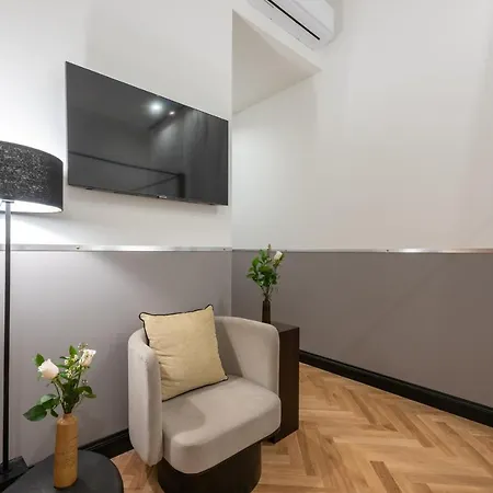 Pensión Dh Castello 4*